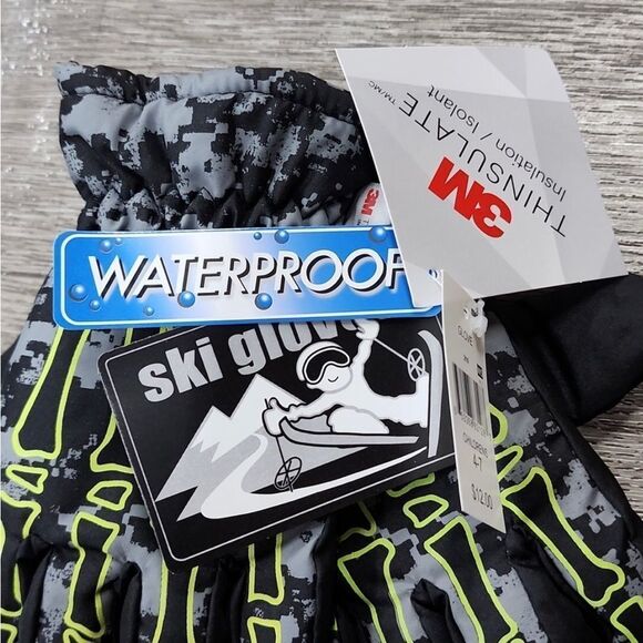 Kids Ski Gloves- One Pair - Picture 2 of 2